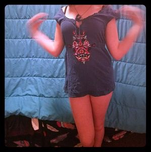 short sleeves shirt.